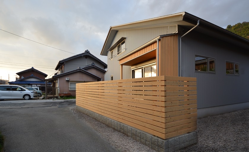 〜半分平屋で木もちいい暮らし〜<br> 「顔戸の家」