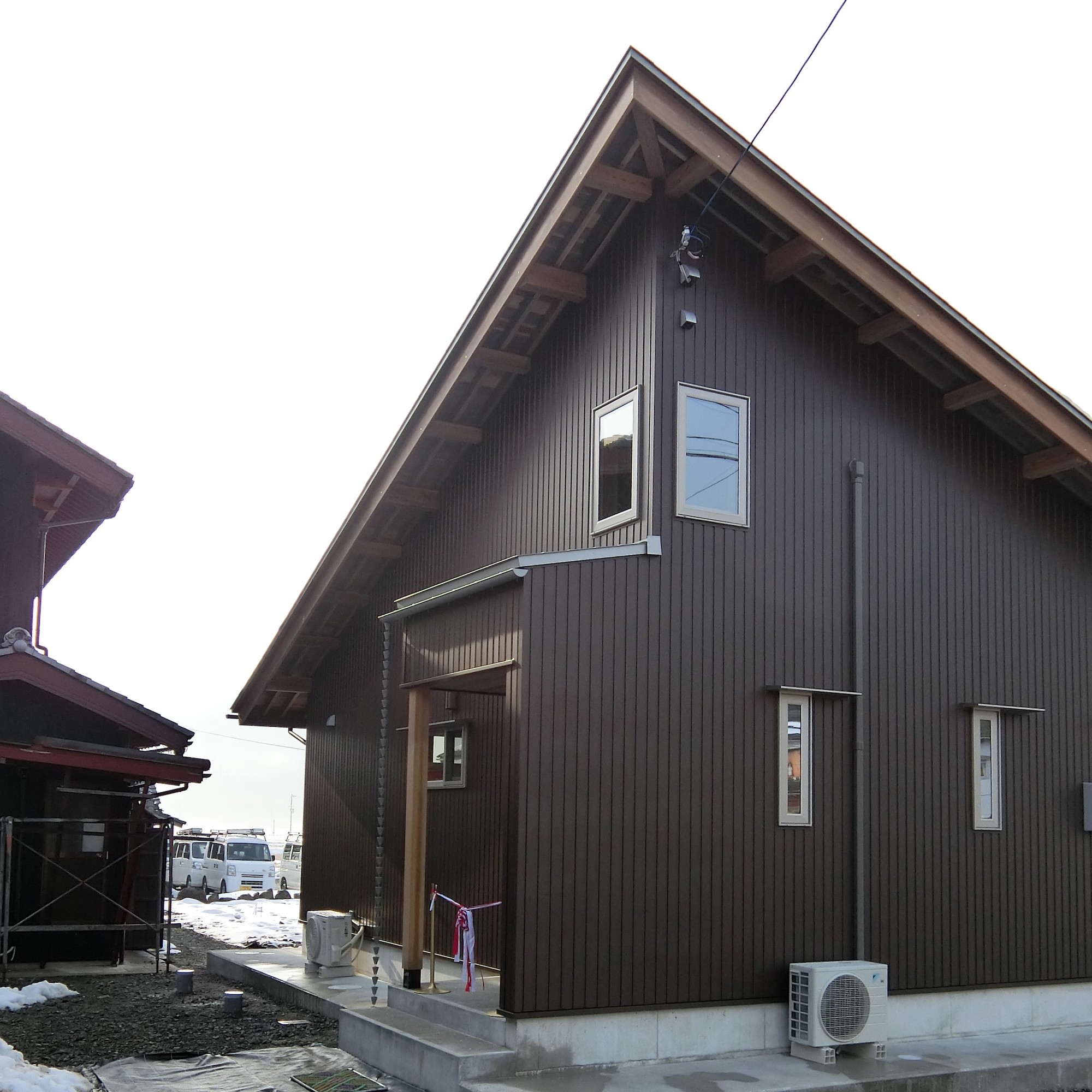 〜しあわせな冬を暮らすトンガリ屋根の平屋〜  「国安の家」