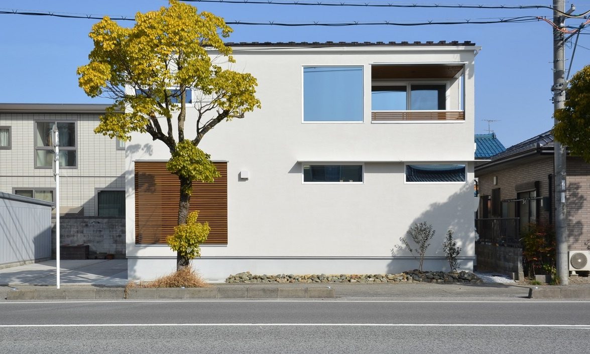 ～馬車道沿いのホワイトハウス～ <br>  「八幡中山町の家B」